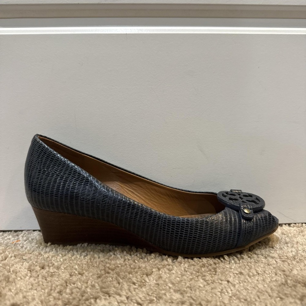 Tory Burch Shoes Womens Size 6.5 Blue Leather Wedge Peep Toe Logo Pumps